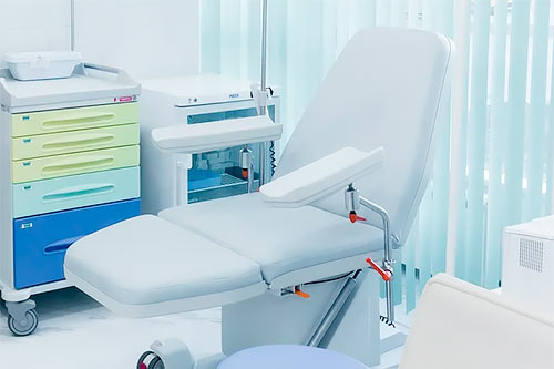 Кресла для забора крови и внутривенных инъекций