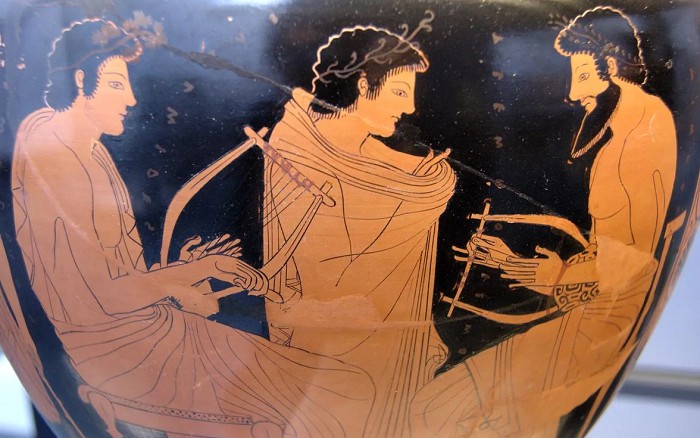 Рисунок на древнегреческой вазе: урок музыки
